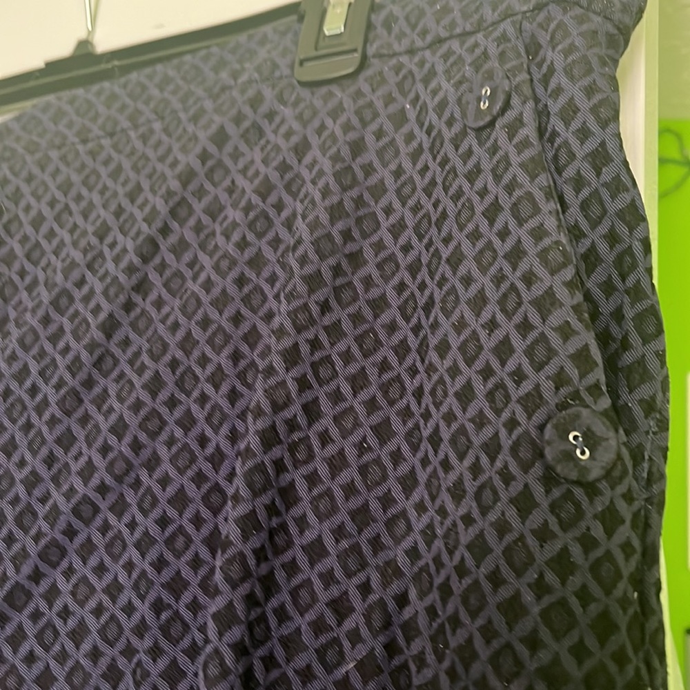 Missing 2 buttons - Picture 2 of 3
